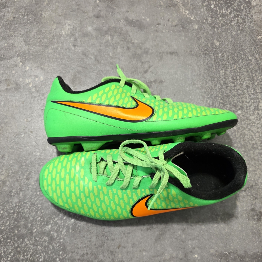 Nike Green and Orange Soccer Cleats, Youth Size 6